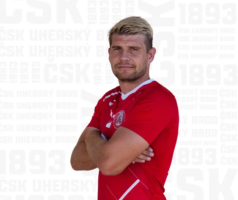 PŘEDSTAVUJEME VÁM... Tomáš Matoušek #21