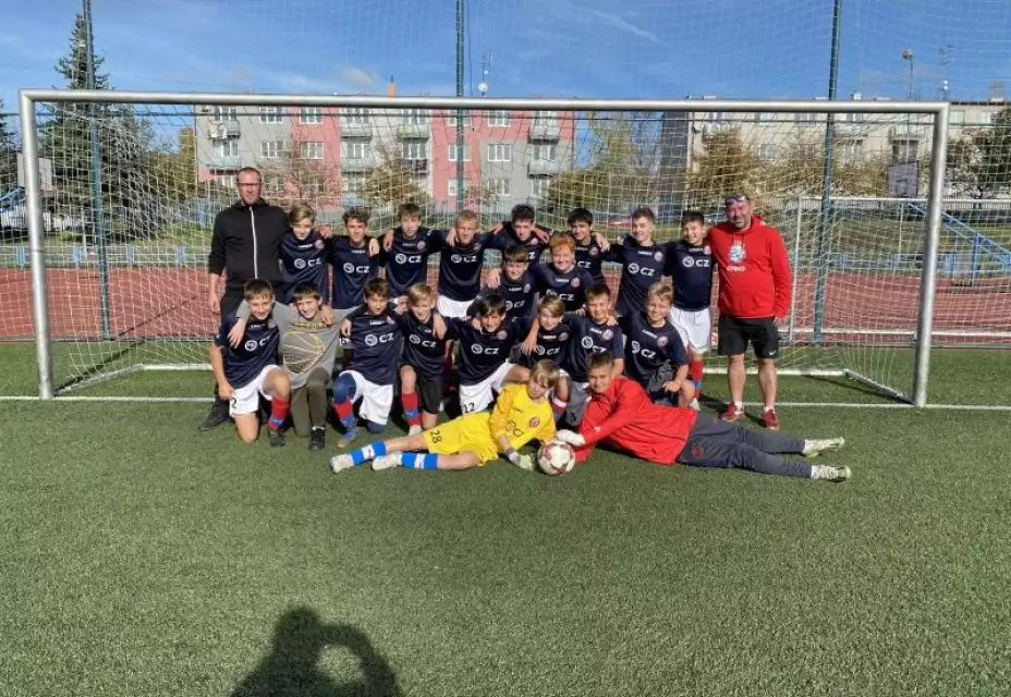 Starší žáci přezimují na prvním místě v krajském přeboru!