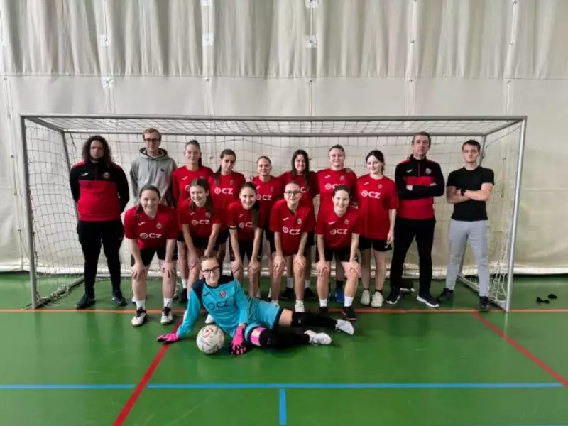 Žákyně ČSK senzačně ovládly halový turnaj WU15 v Třebíči
