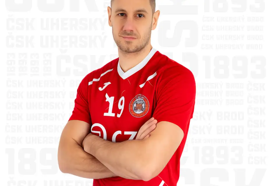 PŘEDSTAVUJEME VÁM... Róbert Matejov #19