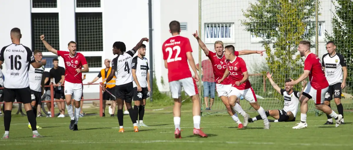 Na zápas se Stráním klubovým autobusem