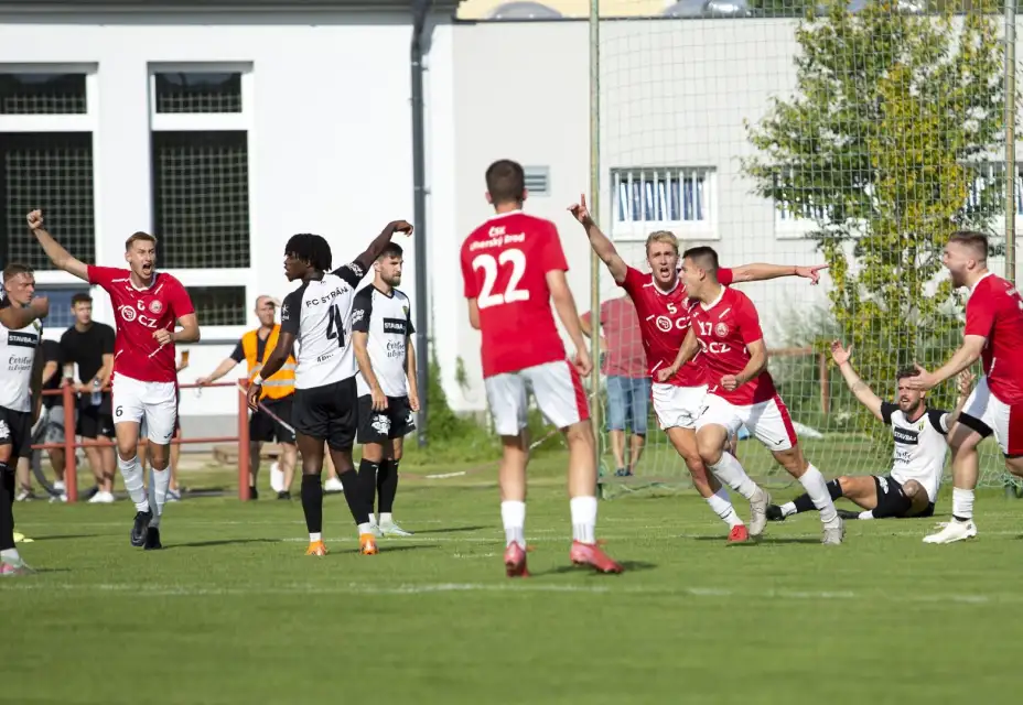 Na zápas se Stráním klubovým autobusem